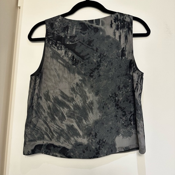 BABATON | V-neck sleeveless blouse - Picture 3 of 3